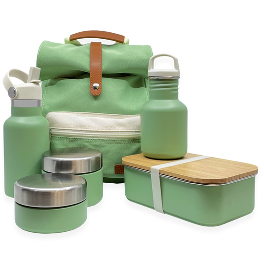 Set van rugzak, drinkfles, thermosdrinkfles, fruitbakjes en lunchbox van Smikkels in de kleur groen