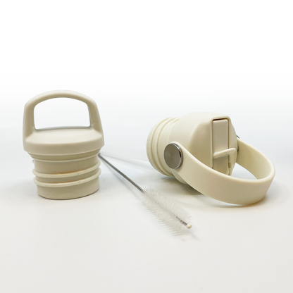 De gewone dop en rietjesdop met schoonmaakborsteltje voor de RVS flessen van Smikkels 