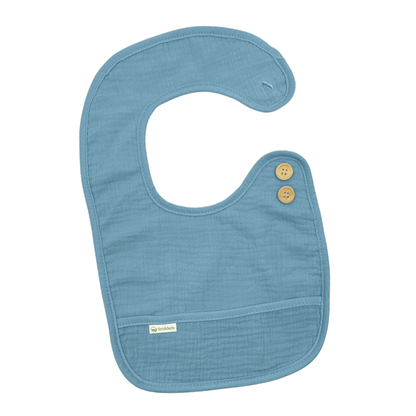 Blauw slabbetje L van Smikkels met houten knoopjes, hydrofiele voorzijde en badstof achterzijde