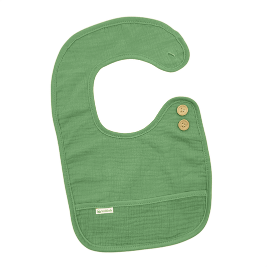 Groen slabbetje L van Smikkels met houten knoopjes, hydrofiele voorzijde en badstof achterzijde