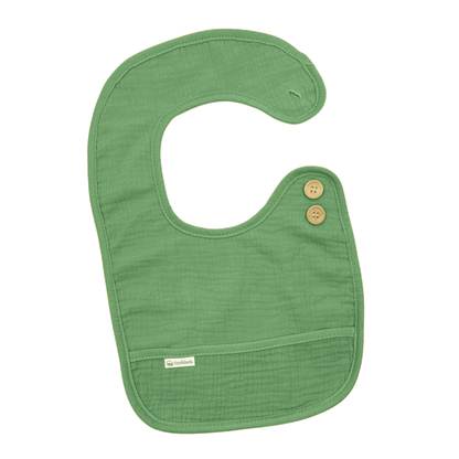 Groen slabbetje L van Smikkels met houten knoopjes, hydrofiele voorzijde en badstof achterzijde