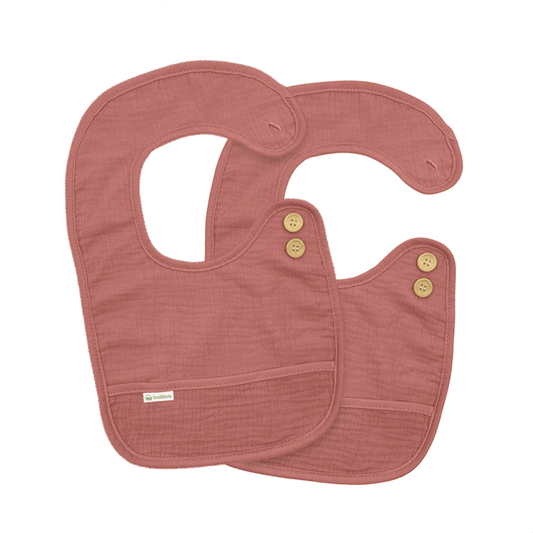 Set roze slabbetjes L van Smikkels met houten knoopjes, hydrofiele voorzijde en badstof achterzijde