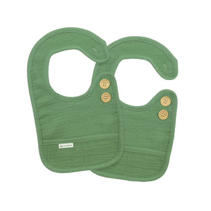Set groen slabbetjes S van Smikkels met houten knoopjes, hydrofiele voorzijde en badstof achterzijde