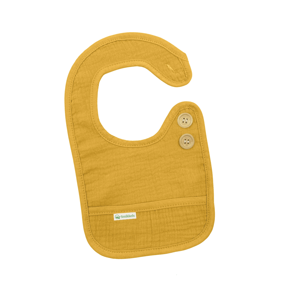 Geel slabbetje S van Smikkels met houten knoopjes, hydrofiele voorzijde en badstof achterzijde